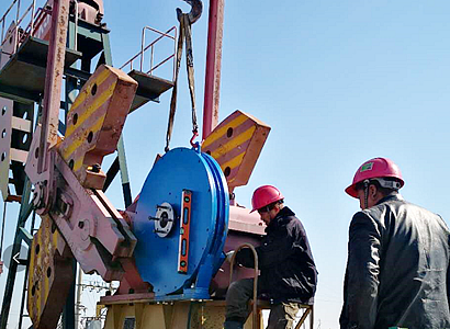 創(chuàng  )新形成了抽油機半直驅采油技術(shù)，**了系統能耗減少了維護工作量，提高了**性